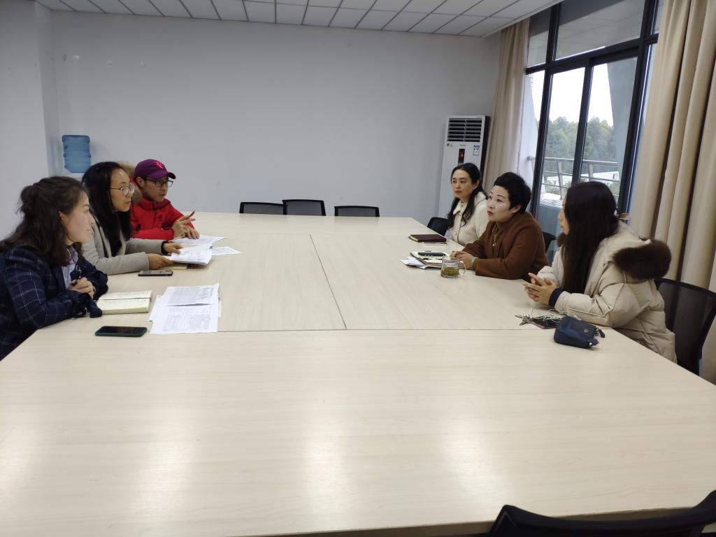 学工办会议.jpg 学工办会议.jpg