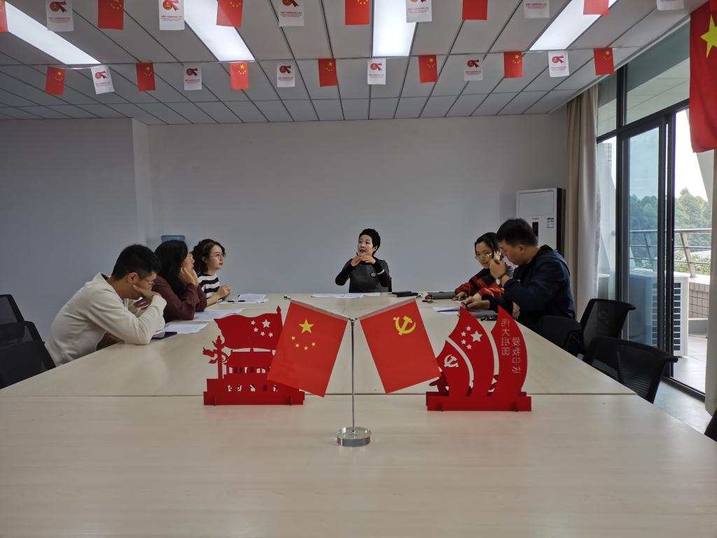 奖助学金上会新闻照片.jpg 奖助学金上会新闻照片.jpg
